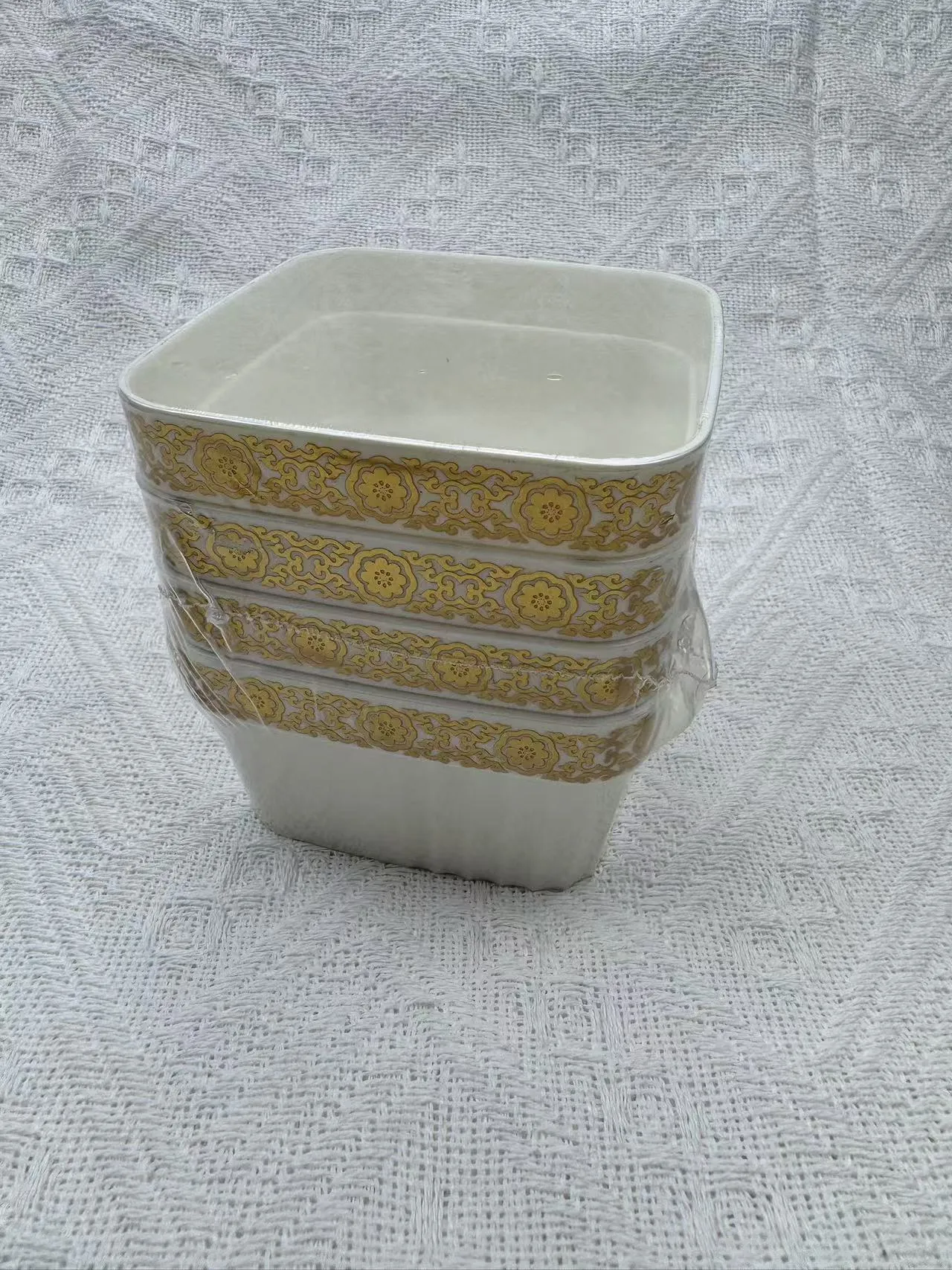 白色方形小号碗