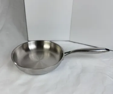 三层钢光板亮光煎锅
（带盖）